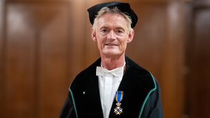 Professor Ad de Jongh ontvangt koninklijke onderscheiding bij afscheidscollege